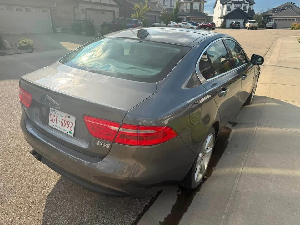 2019 Jaguar XE - Image 3 of 8
