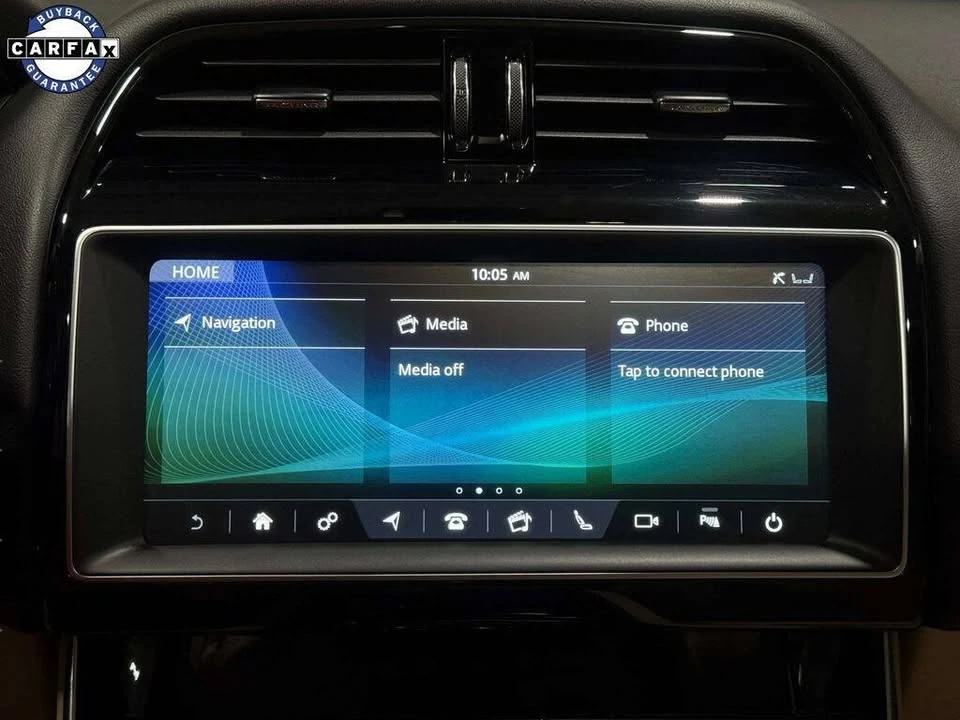 2019 Jaguar XE - Image 13 of 20