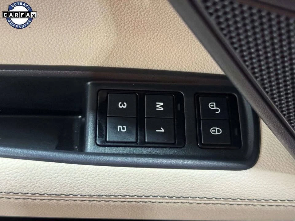2019 Jaguar XE - Image 19 of 20