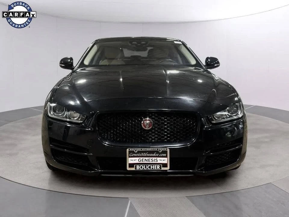 2019 Jaguar XE - Image 8 of 20