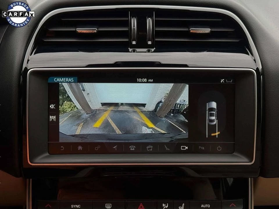2019 Jaguar XE - Image 14 of 20