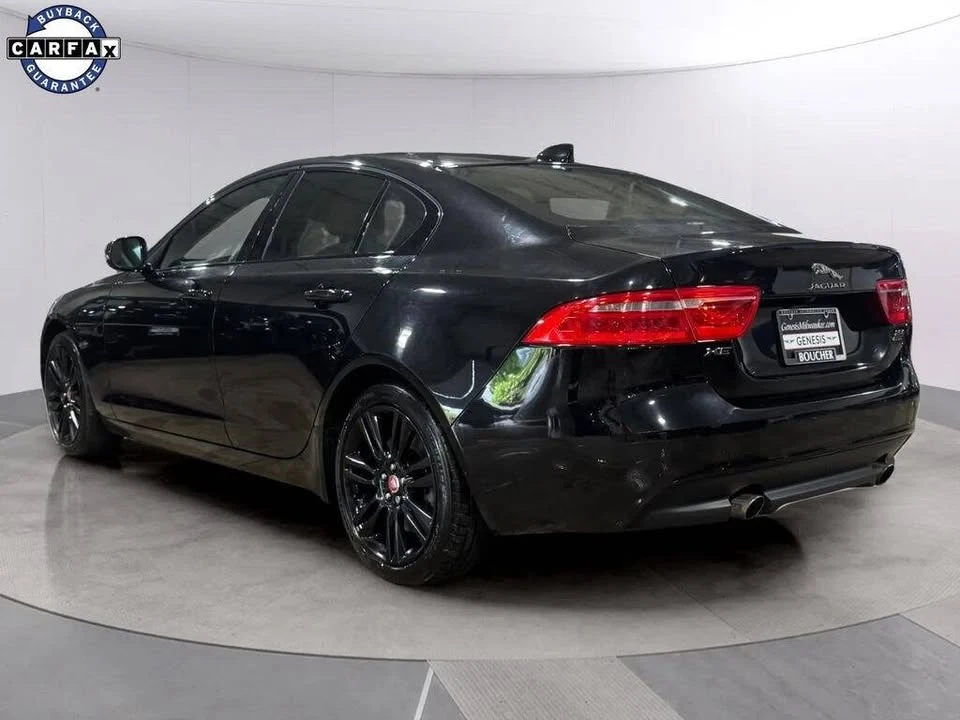 2019 Jaguar XE - Image 5 of 20