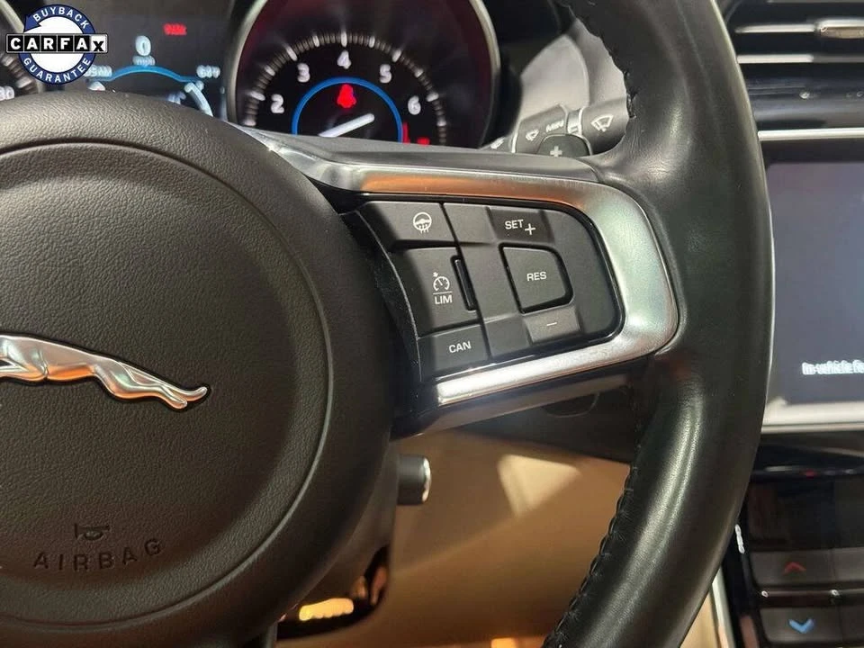 2019 Jaguar XE - Image 16 of 20