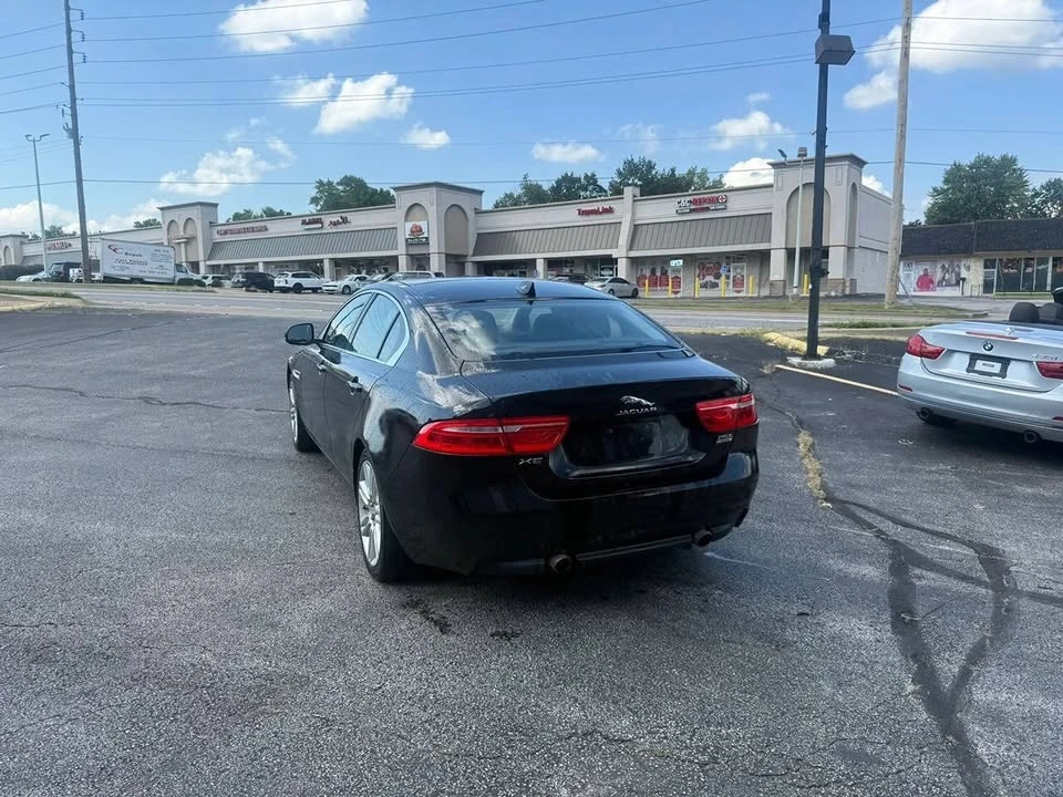 2019 Jaguar XE - Image 6 of 11
