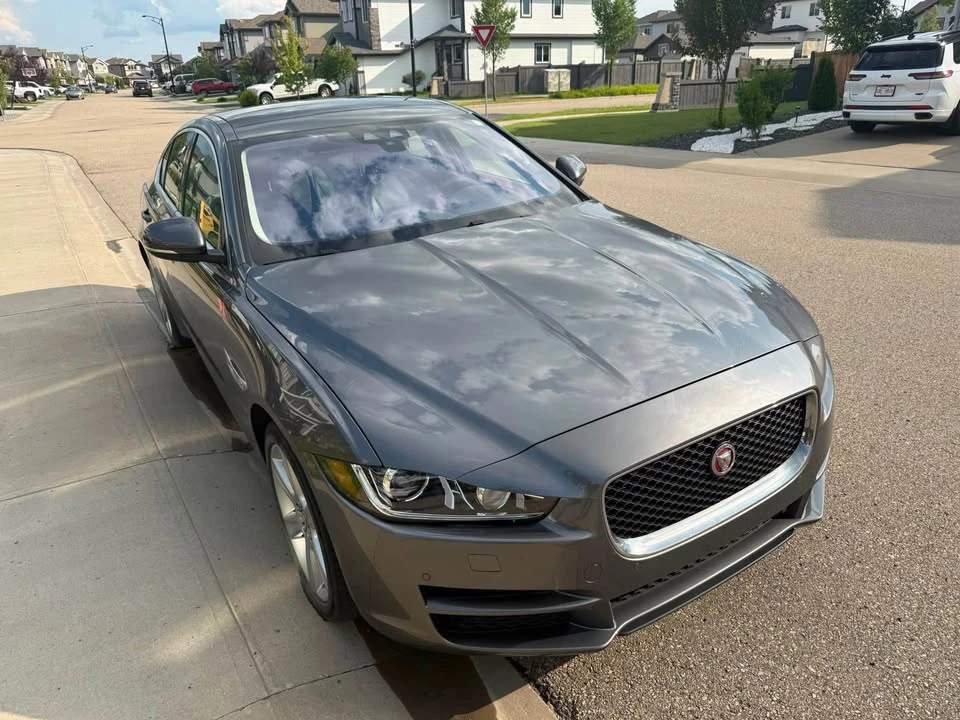 2019 Jaguar XE - Image 4 of 8