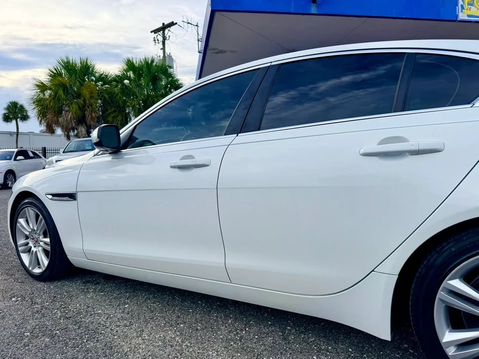 2019 Jaguar XE - Image 13 of 20