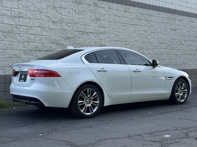 2019 Jaguar XE - Image 3 of 18