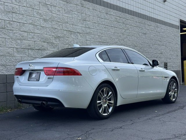 2019 Jaguar XE - Image 14 of 18