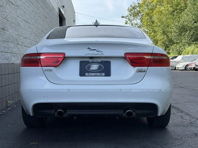 2019 Jaguar XE - Image 13 of 18