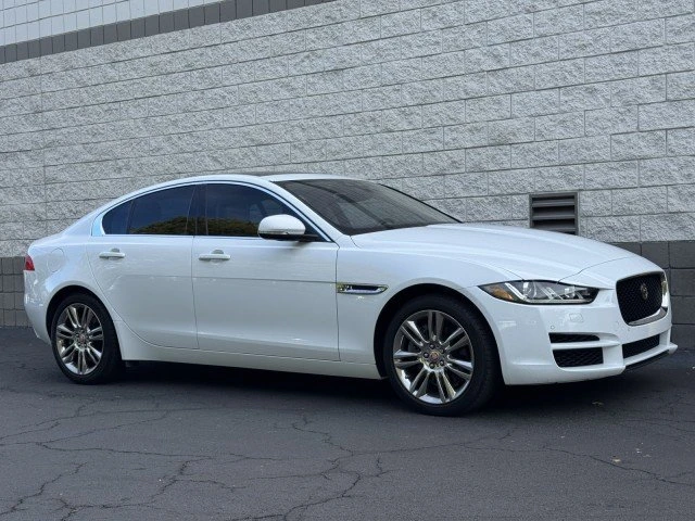 2019 Jaguar XE - Image 4 of 18
