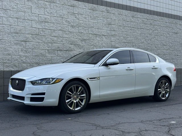2019 Jaguar XE - Image 10 of 18