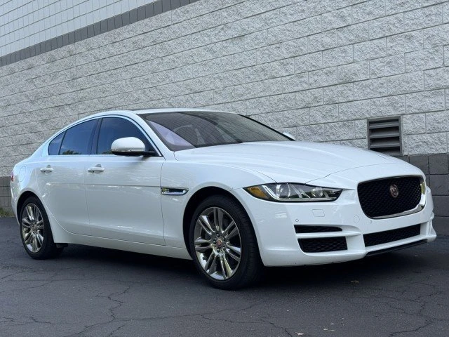 2019 Jaguar XE - Image 16 of 18