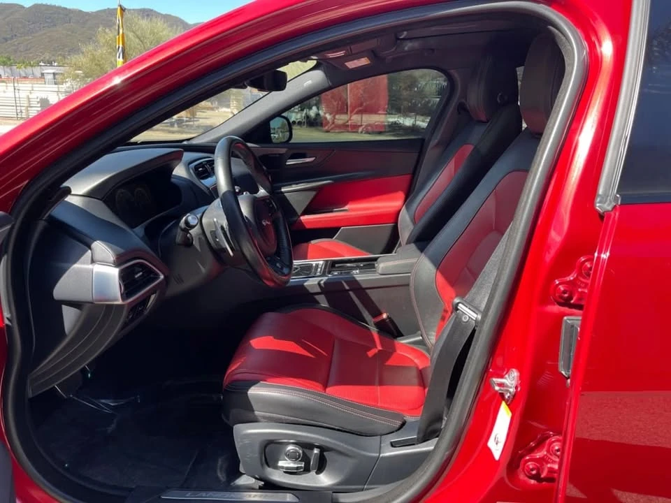 2019 Jaguar XE - Image 12 of 15
