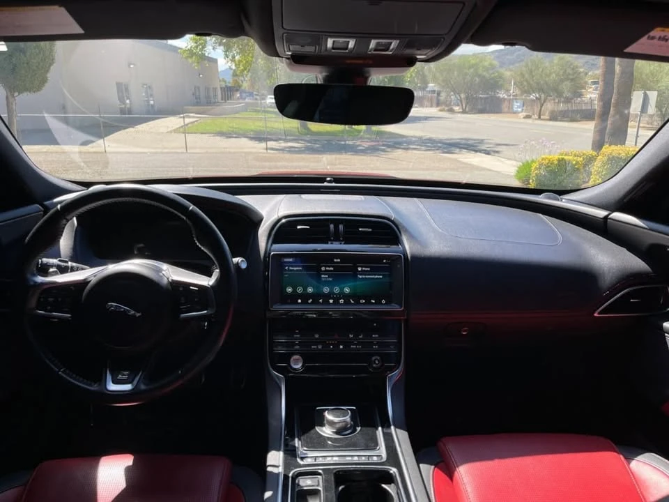 2019 Jaguar XE - Image 8 of 15