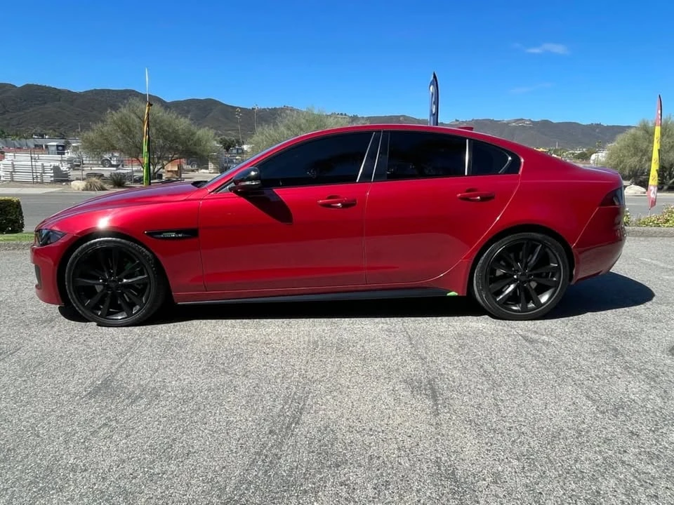 2019 Jaguar XE - Image 6 of 15