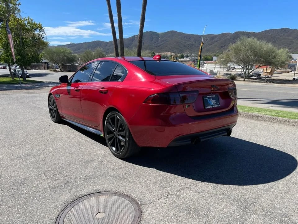2019 Jaguar XE - Image 4 of 15
