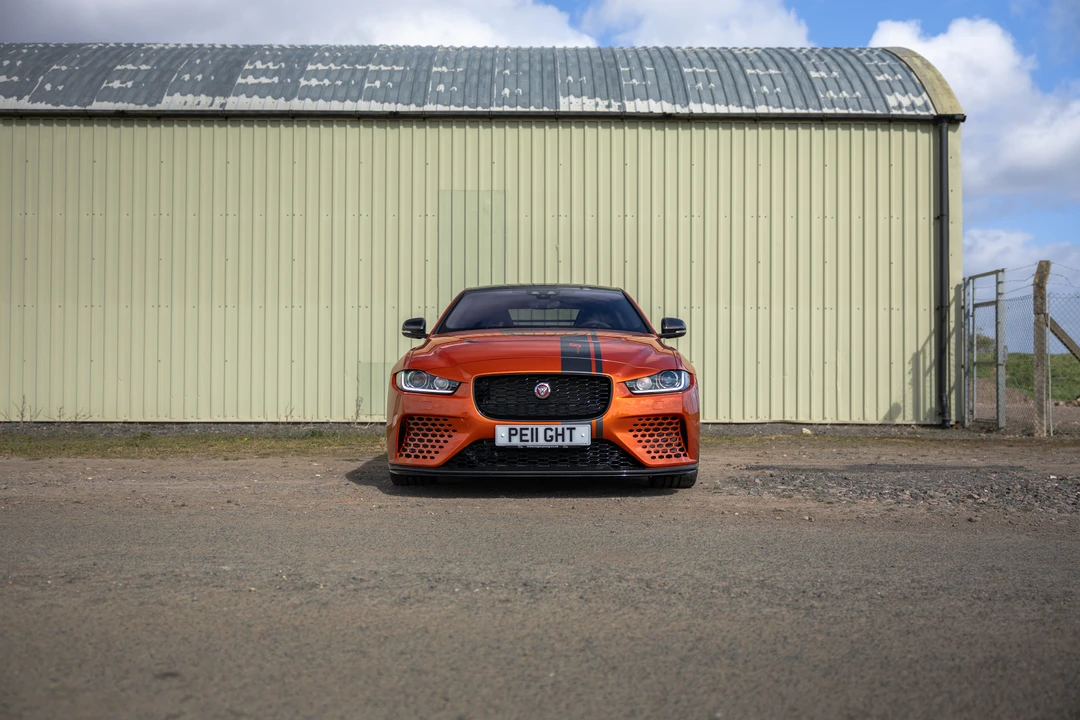 2019 Jaguar XE - Image 2 of 31