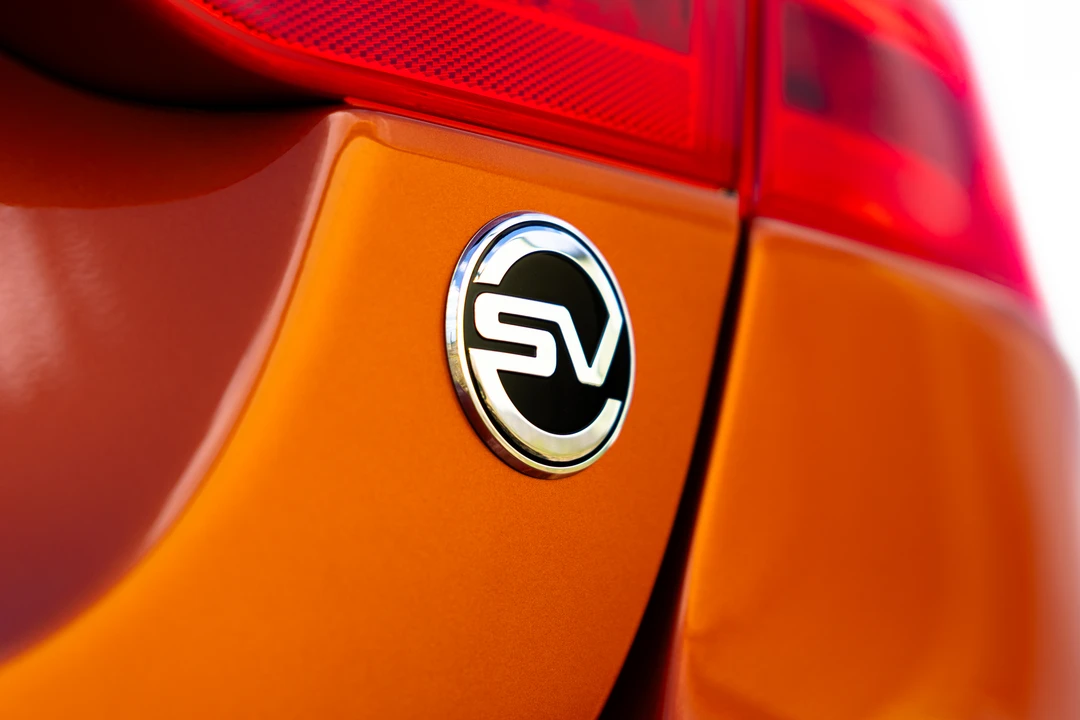2019 Jaguar XE - Image 18 of 31