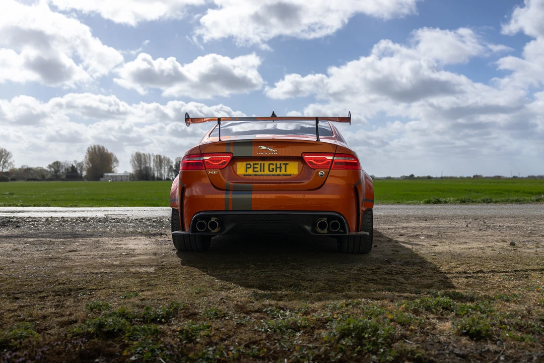 2019 Jaguar XE - Image 6 of 31