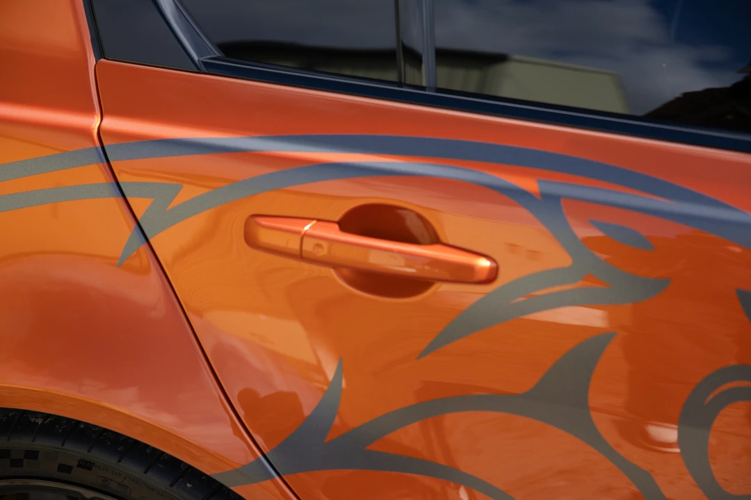 2019 Jaguar XE - Image 26 of 31