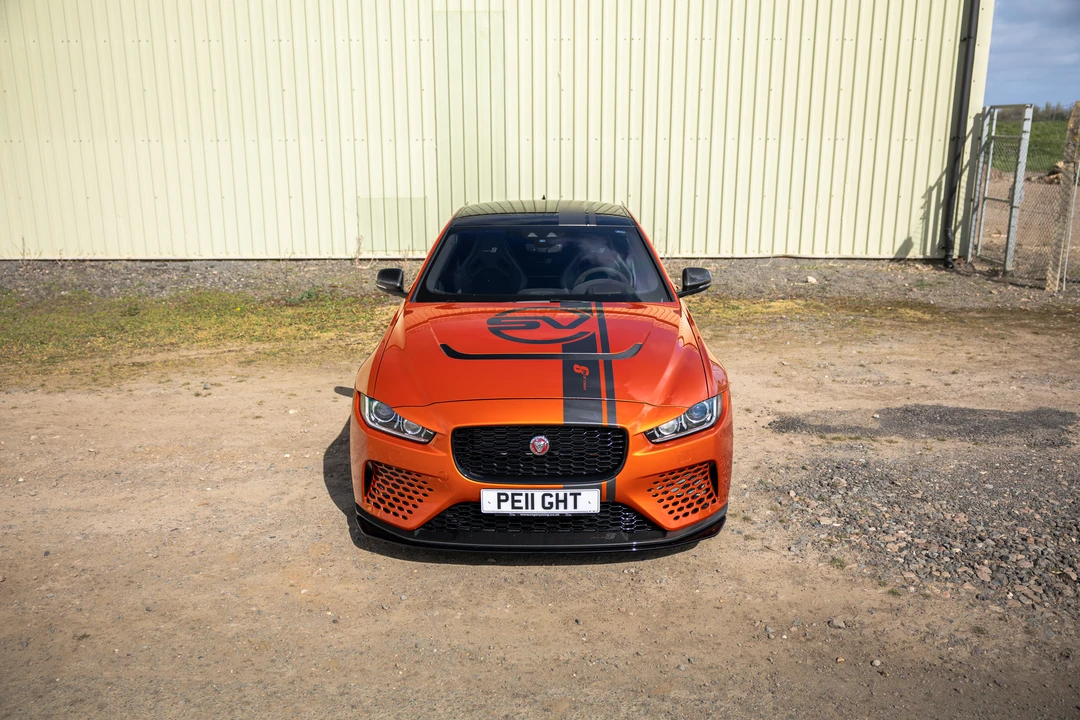 2019 Jaguar XE - Image 10 of 31