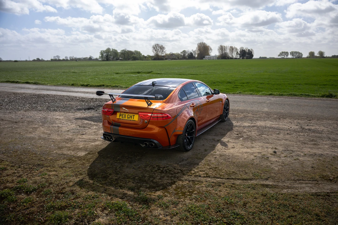 2019 Jaguar XE - Image 5 of 31