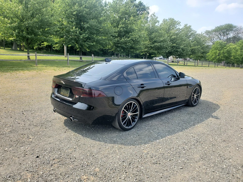 2019 Jaguar XE - Image 20 of 25