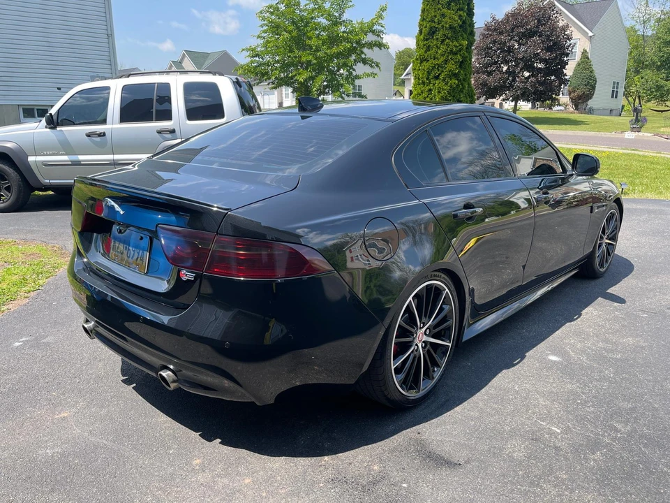 2019 Jaguar XE - Image 19 of 25