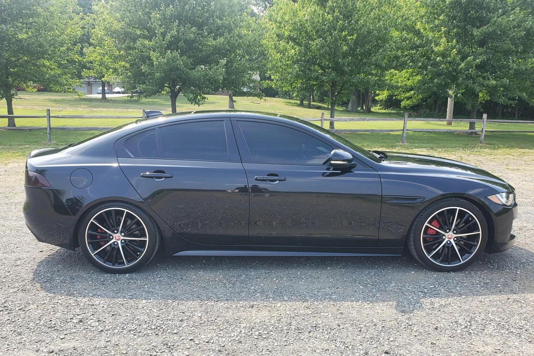 2019 Jaguar XE - Image 3 of 25