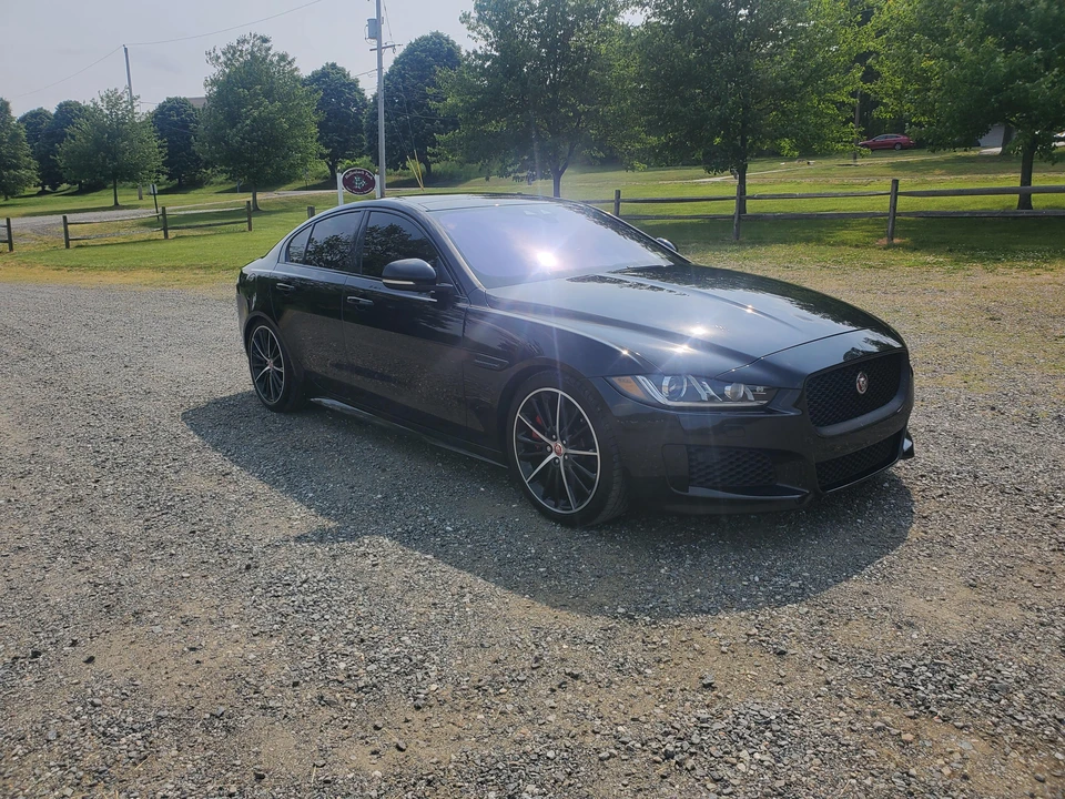 2019 Jaguar XE - Image 24 of 25