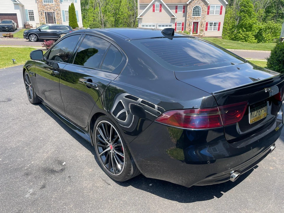 2019 Jaguar XE - Image 14 of 25