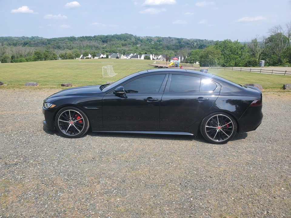 2019 Jaguar XE - Image 11 of 25