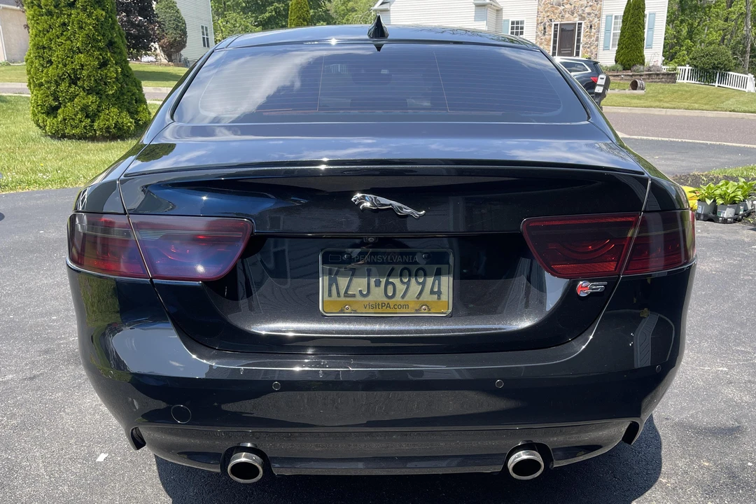 2019 Jaguar XE - Image 5 of 25