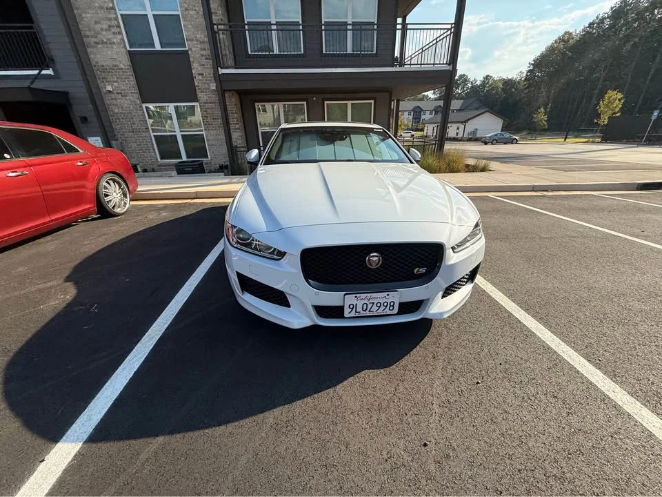 2019 Jaguar XE - Image 4 of 10