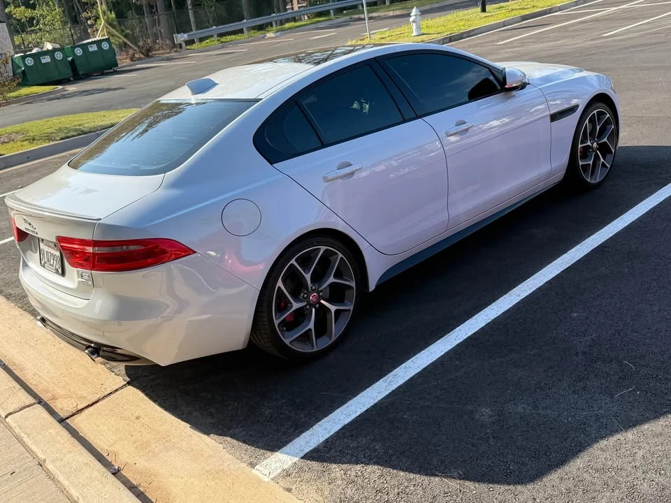 2019 Jaguar XE - Image 3 of 10