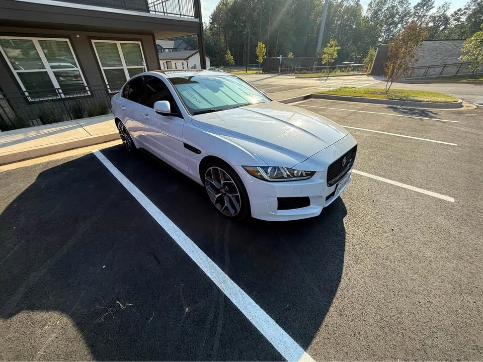 2019 Jaguar XE - Image 2 of 10