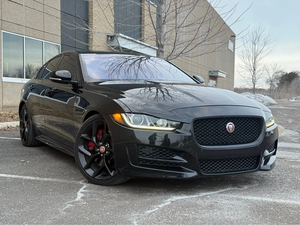 2019 Jaguar XE - Image 5 of 19