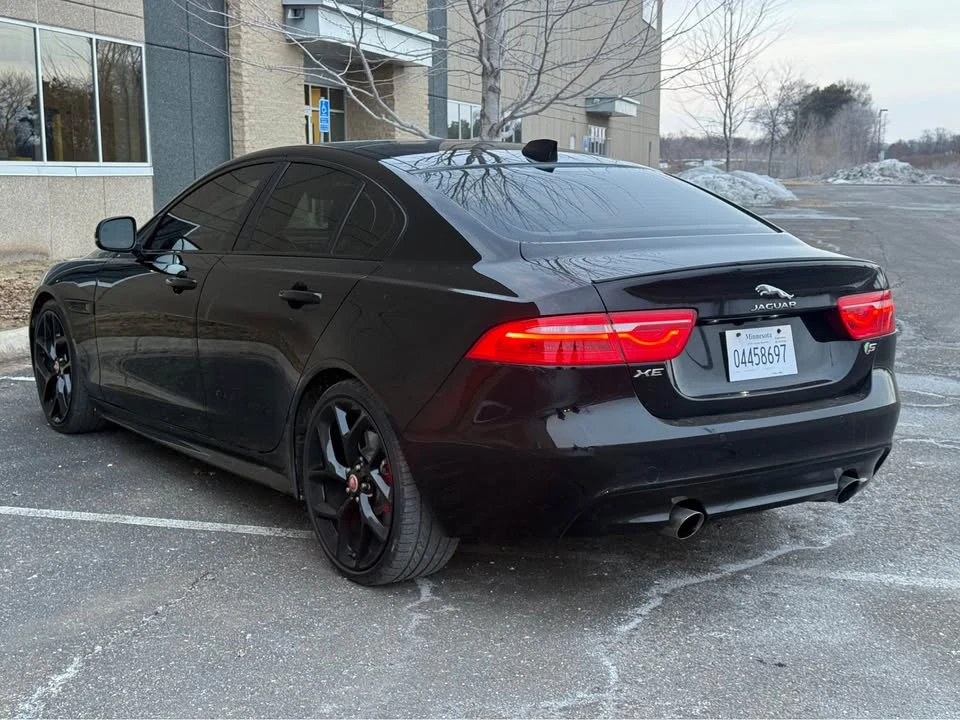 2019 Jaguar XE - Image 11 of 19