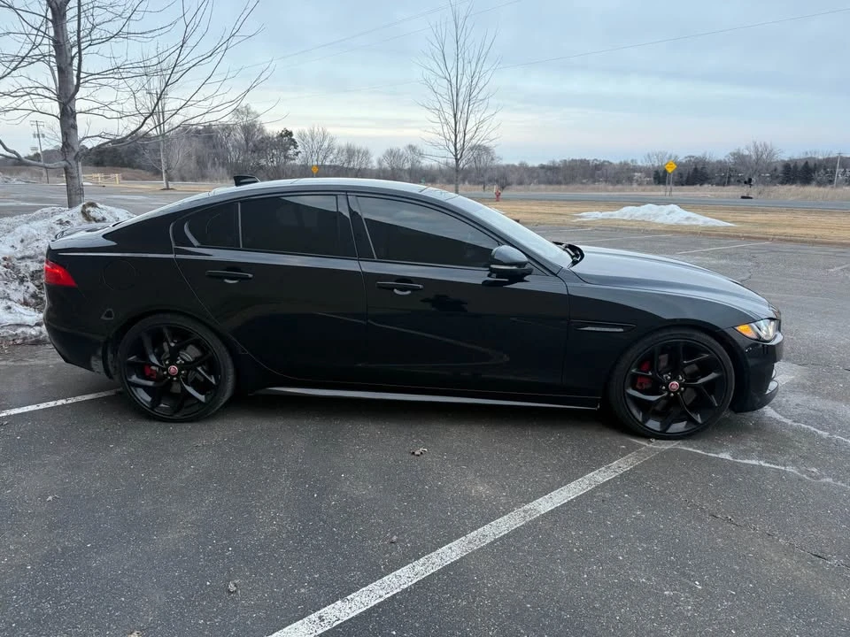 2019 Jaguar XE - Image 6 of 19