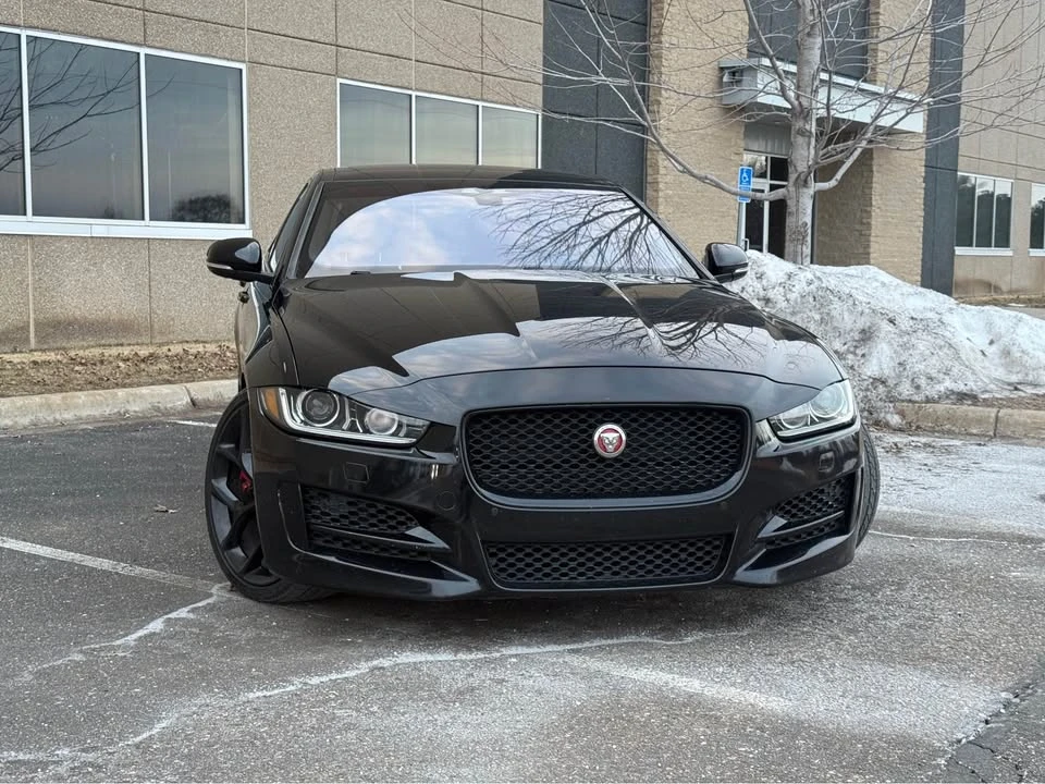 2019 Jaguar XE - Image 4 of 19