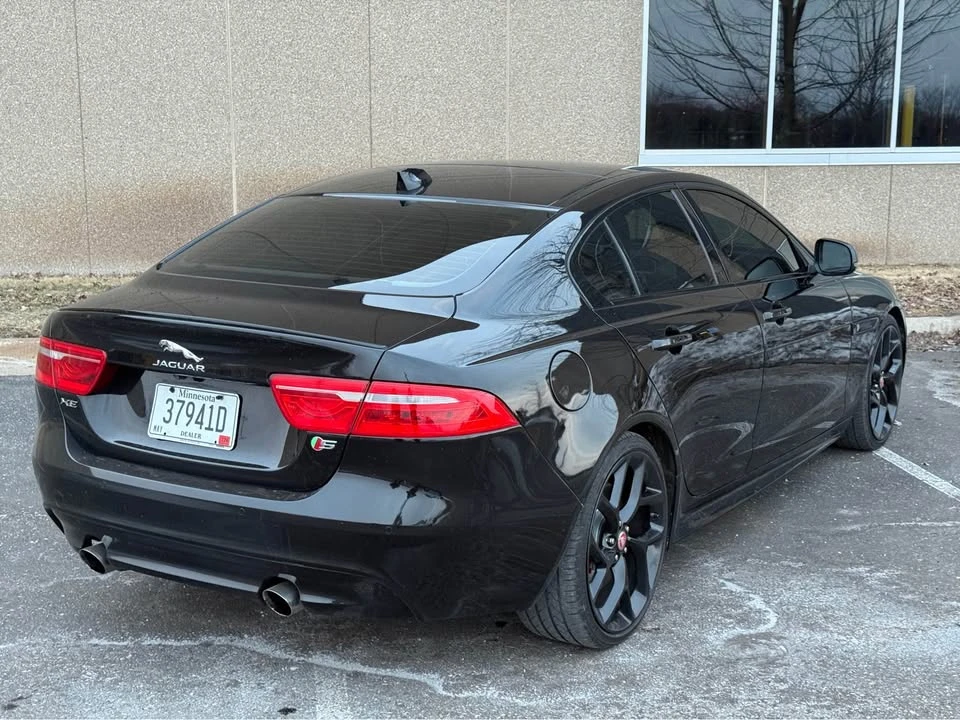 2019 Jaguar XE - Image 8 of 19