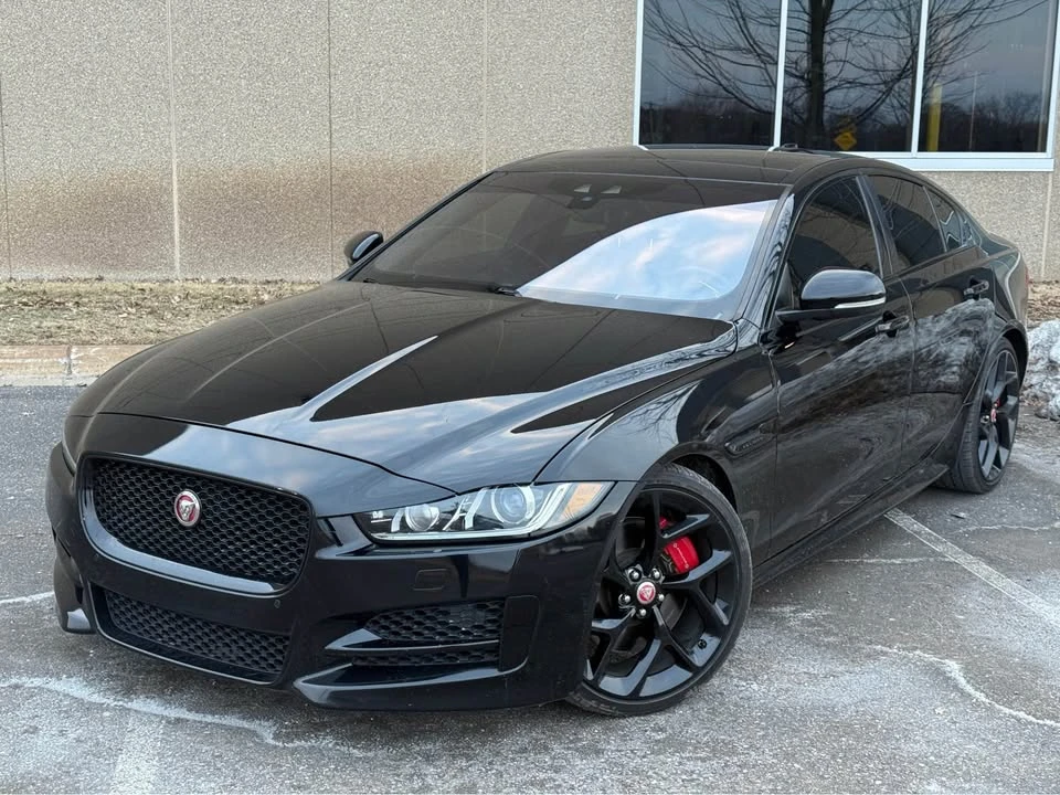2019 Jaguar XE - Image 2 of 19