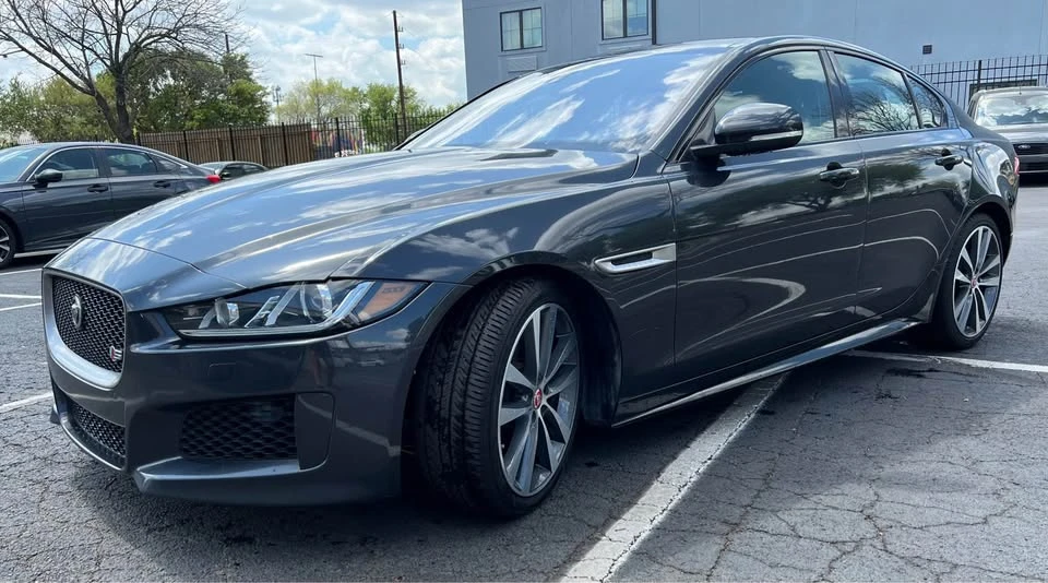 2019 Jaguar XE - Image 7 of 9