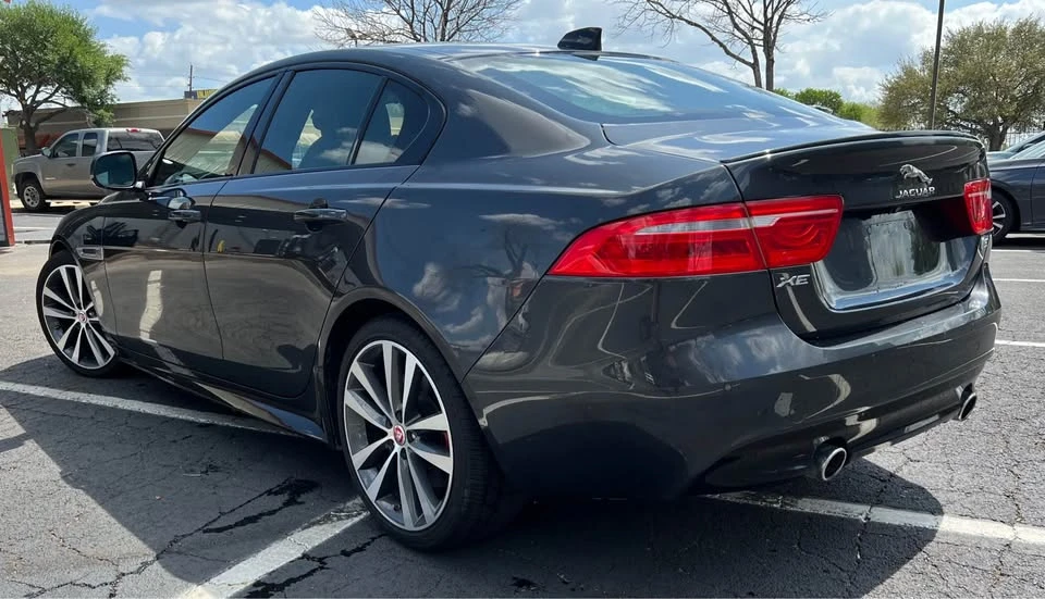 2019 Jaguar XE - Image 8 of 9