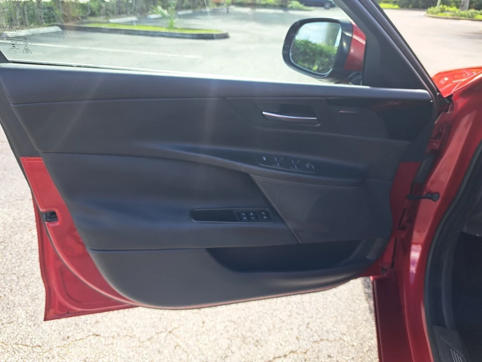 2019 Jaguar XE - Image 9 of 21