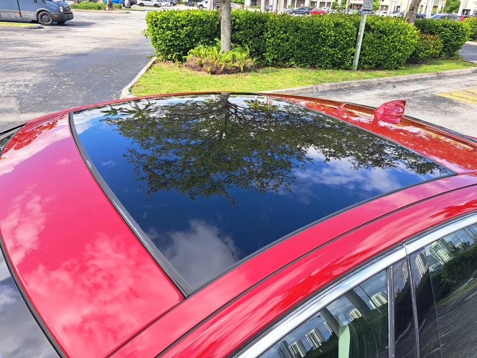 2019 Jaguar XE - Image 7 of 21