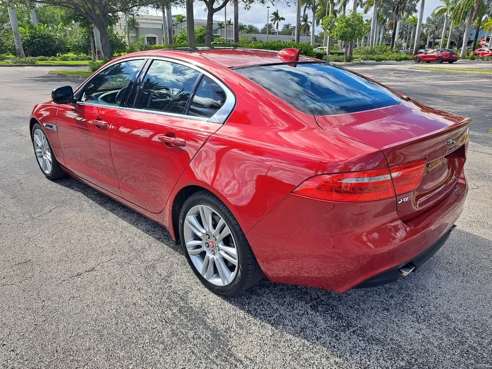 2019 Jaguar XE - Image 6 of 21