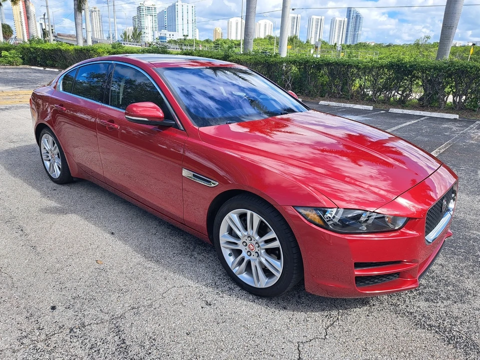2019 Jaguar XE - Image 3 of 21