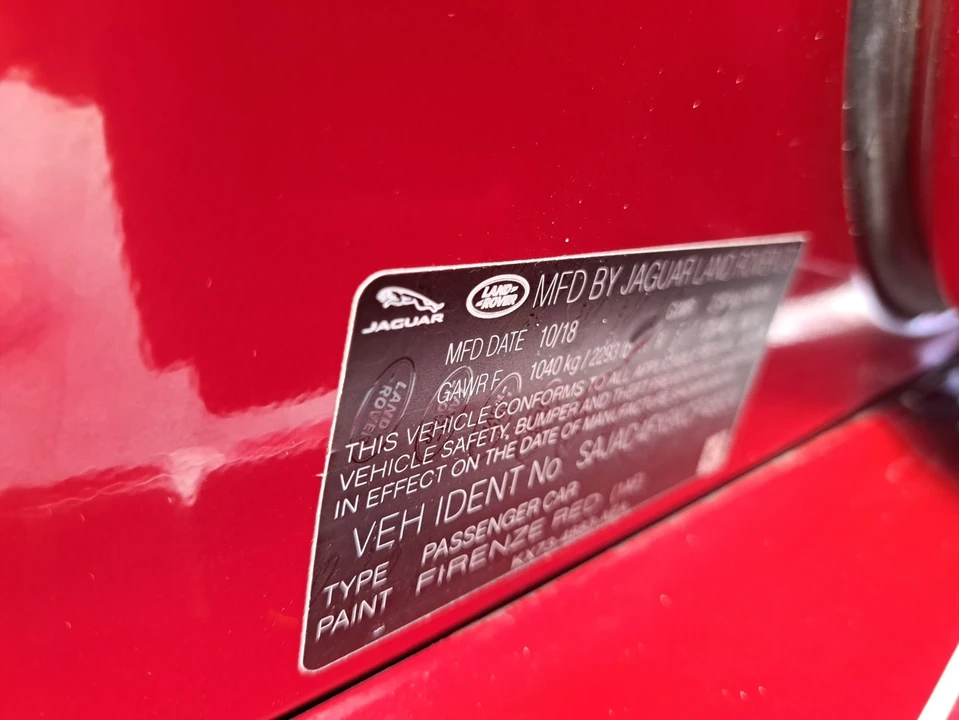2019 Jaguar XE - Image 20 of 21