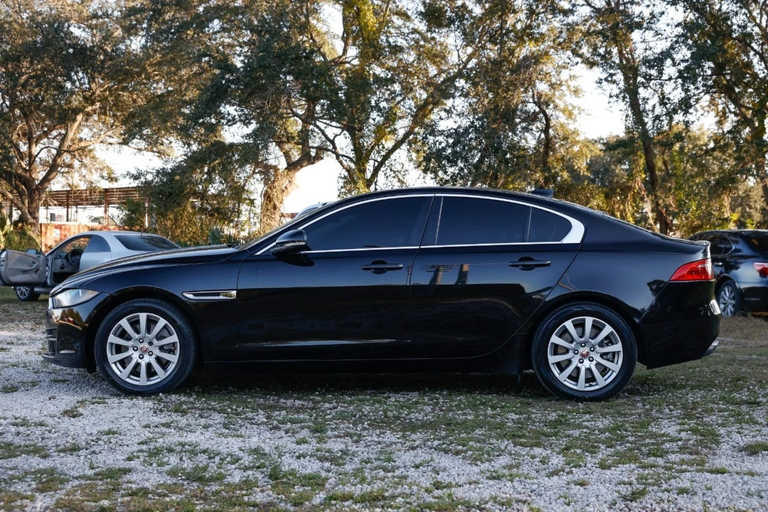 2019 Jaguar XE - Image 3 of 12